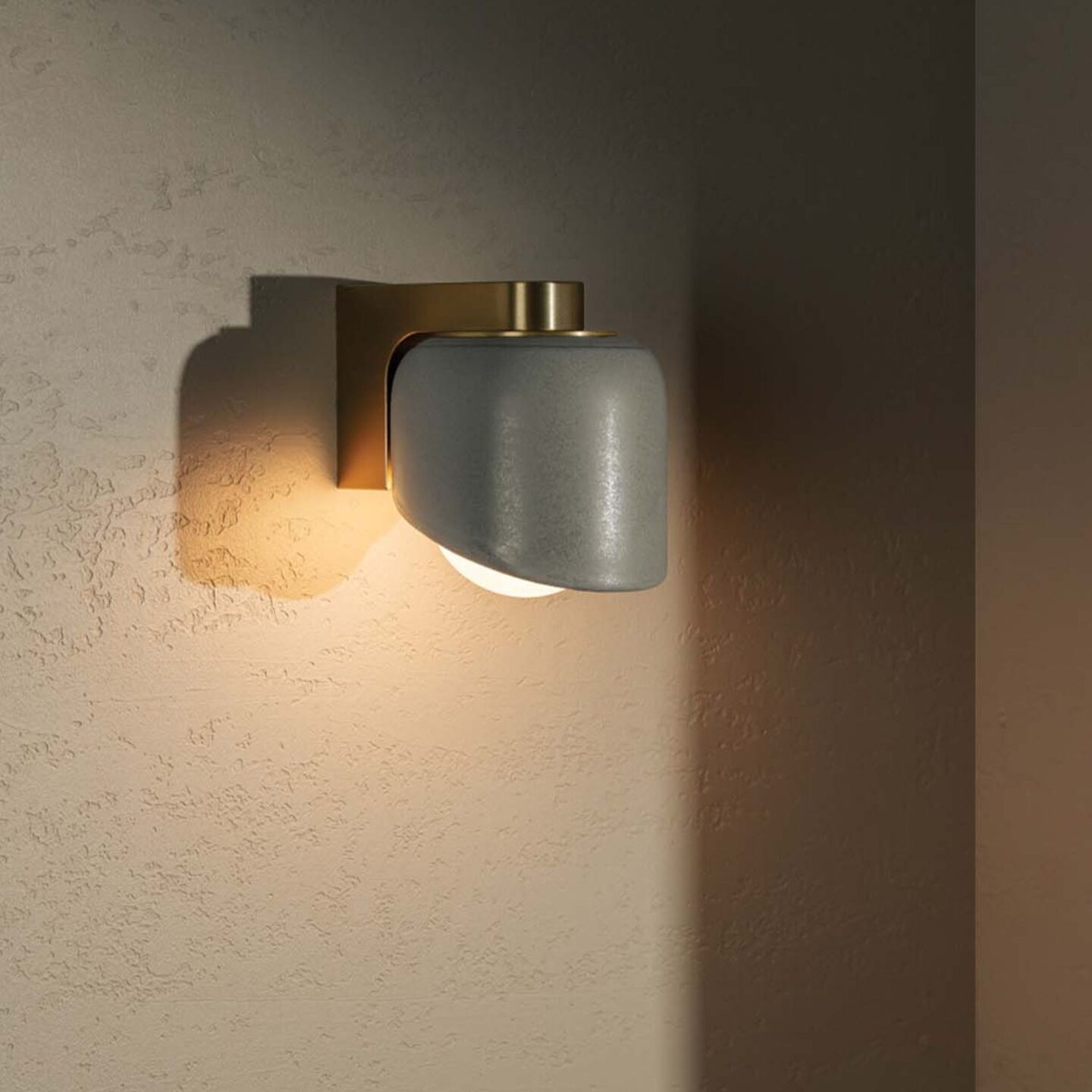 Terra 0.5 Wall Light Fog, Brushed Brass